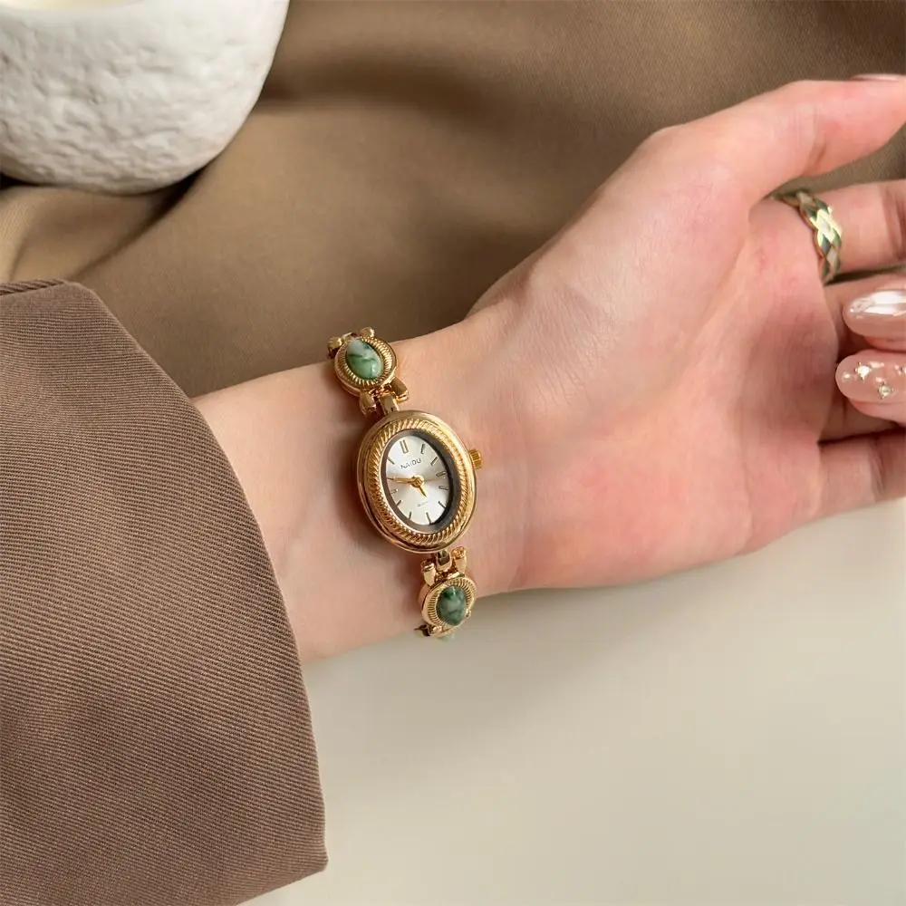 Γυναικείο Οβάλ Ρολόι Quartz με Χρωματιστές Πέτρες