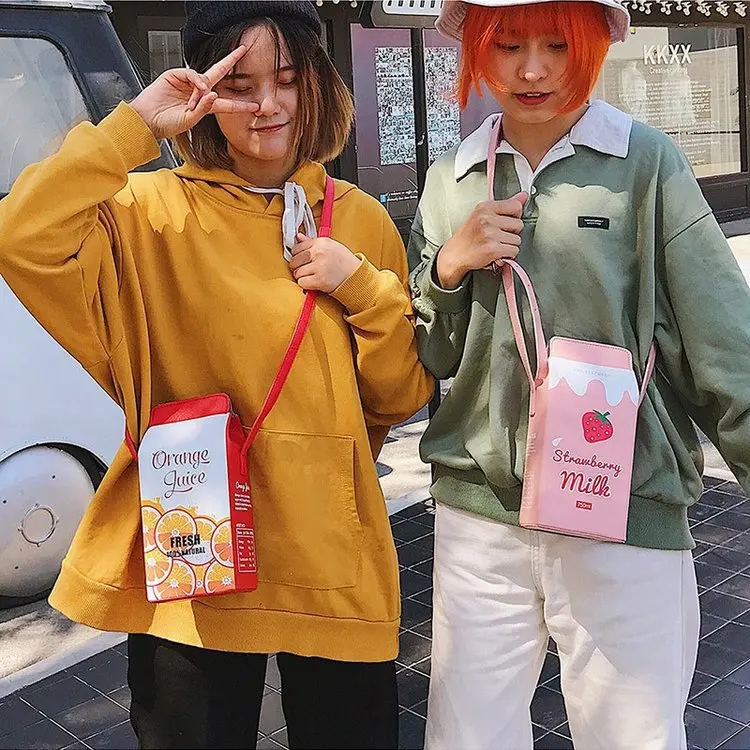 Γυναικεία Mini Χιαστί Τσάντα με Σχέδιο Strawberry Banana Milk - Image 2