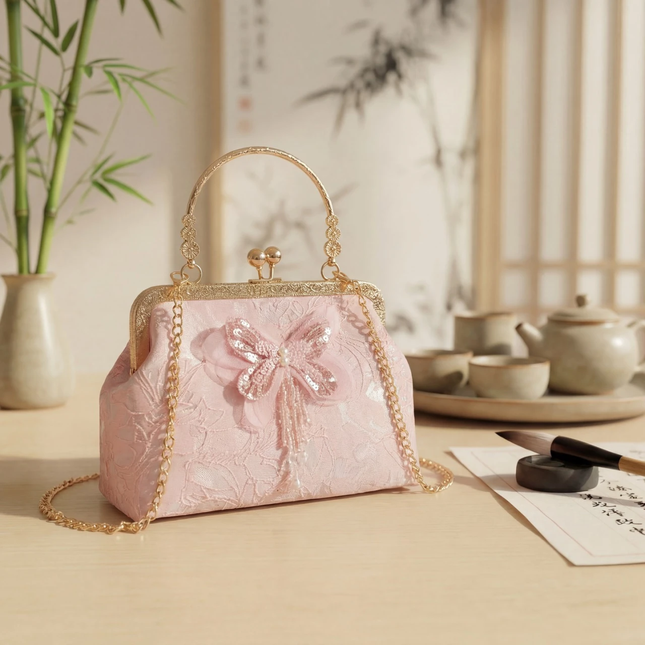 Vintage Clutch Κινέζικου Στυλ με Κέντημα Πεταλούδας