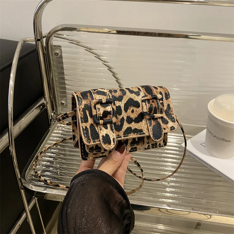 Γυναικεία Χιαστί Τσάντα με Leopard Σχέδιο και Mini Πορτοφόλι